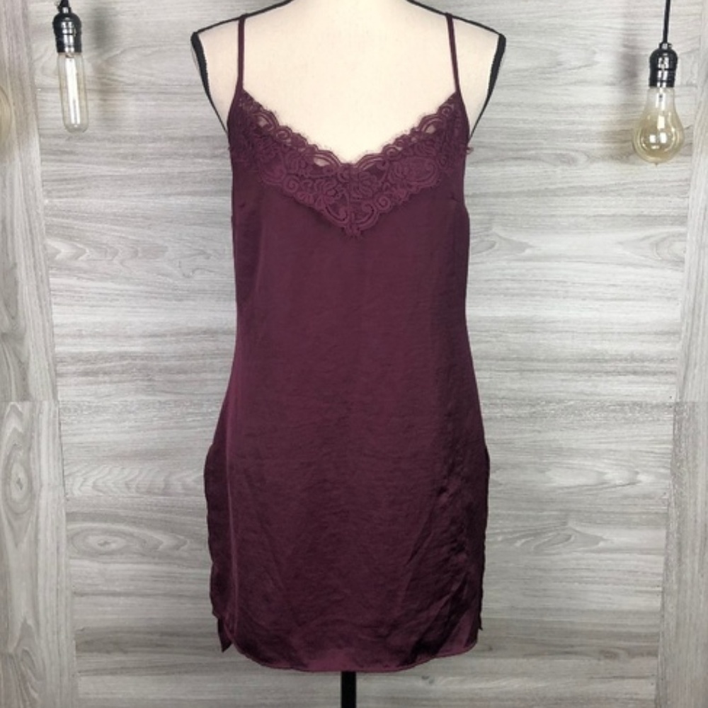 NEW I VALETTE PLUM LACE TRIM CHEMISE